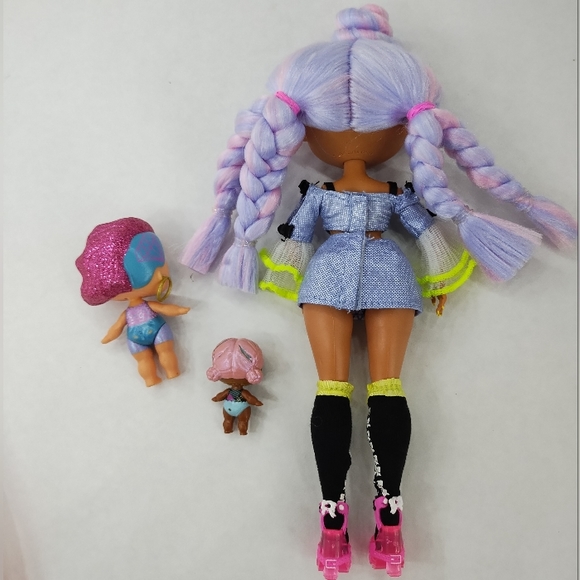 LOL Surprise! OMG Dance Miss Royale Fashion Doll and Extra Little Dolls - Picture 3 of 6